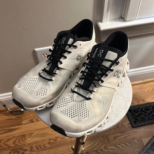 On Cloud X women’s running shoes size 10